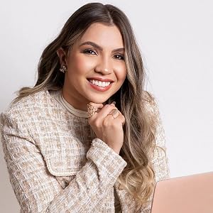 Foto da escritora Feh Oliveira